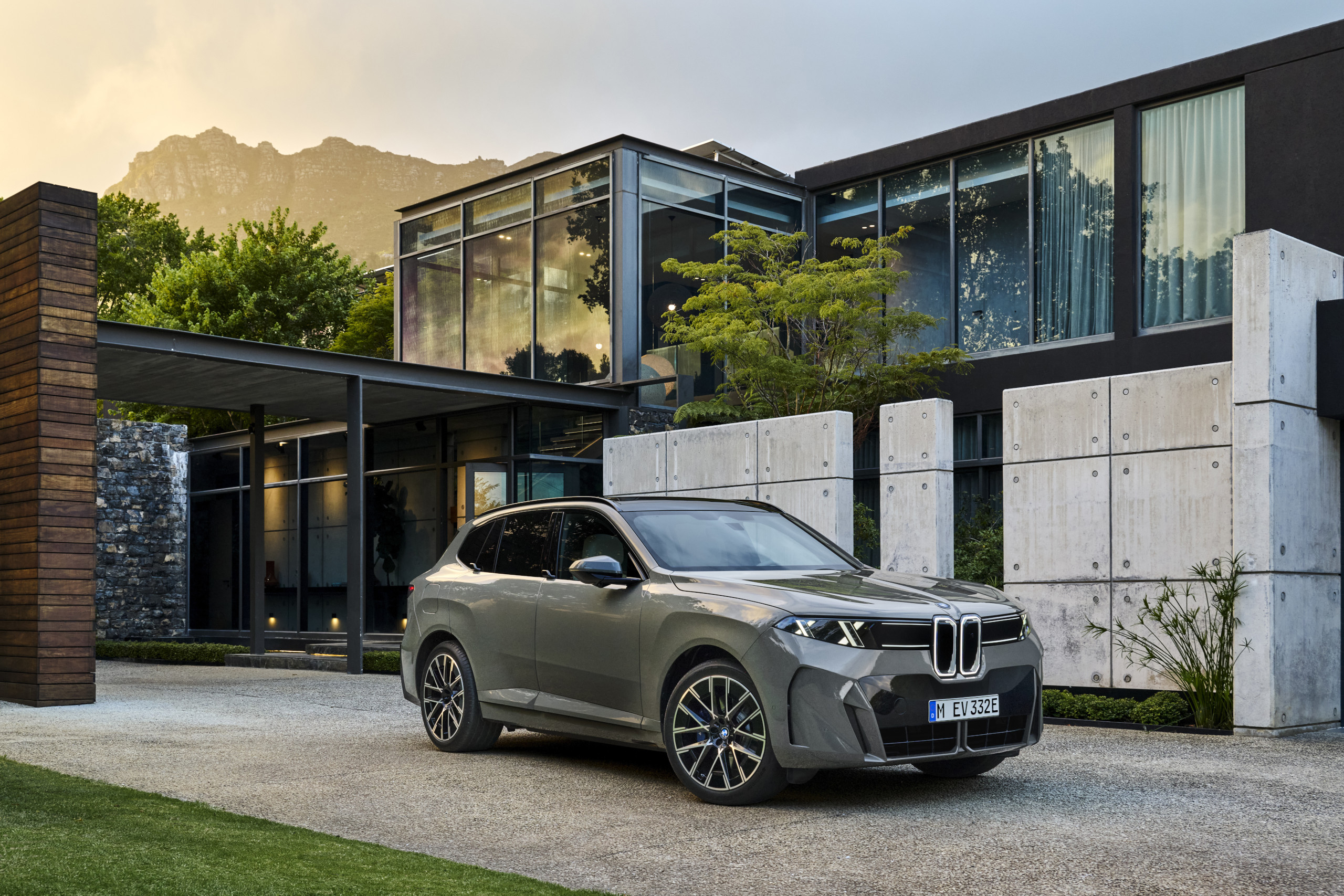 Full view of the 2027 BMW X5 in a light-colored finish.