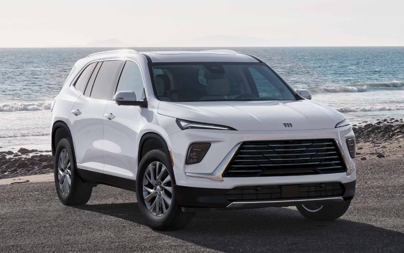 Three-quarter front exterior view of the 2026 Buick Enclave Avenir in a premium finish