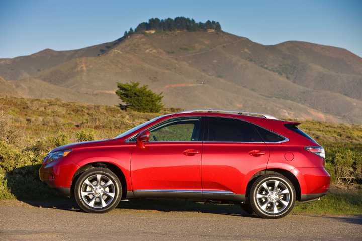 A 2010 Lexus RX luxury SUV showing its timeless design.