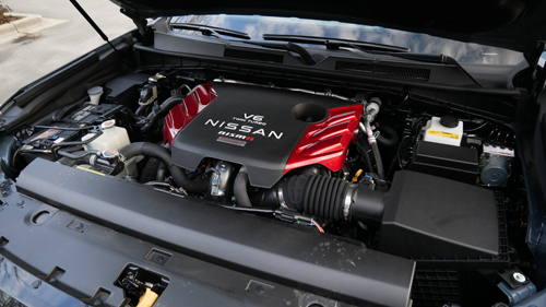 Top-down view of the 3.5L Twin-turbo V6 VR35DDTT engine in the 2026 Armada NISMO.