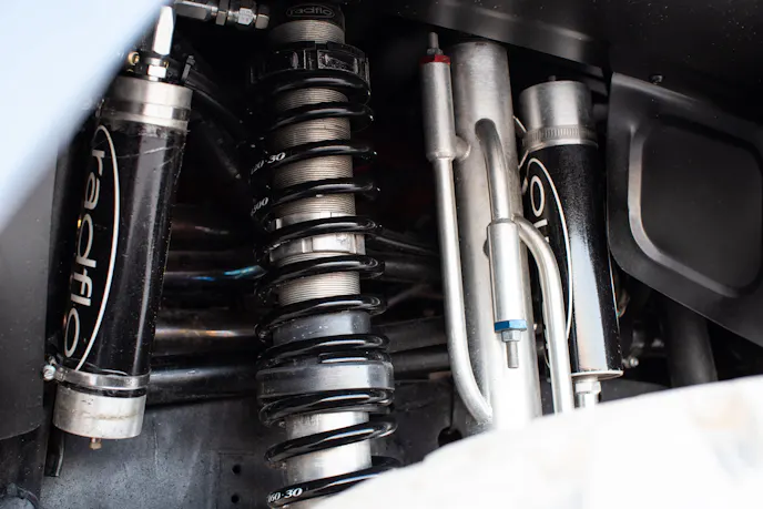 Detailed view of the Dana 60 front axle and heavy-duty differential on a custom Jeep.