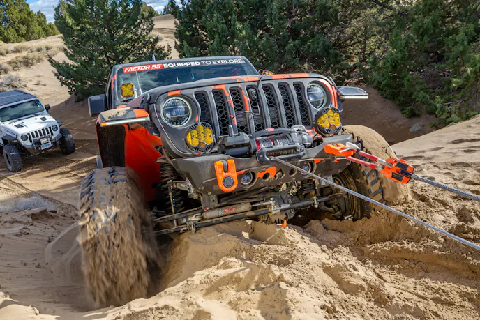 Perspective view of the complete WARN ZEON XC winch unit