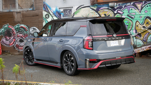 Side profile of the Nissan Armada NISMO highlighting the 22-inch Rays forged alloy wheels.