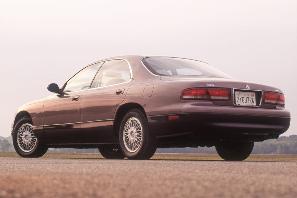 Three-quarter front view of a silver 1992 Mazda 929.