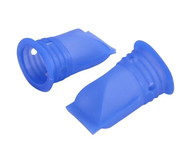A close-up of the one-way silicone valve used to prevent odor escape from the liquid container.