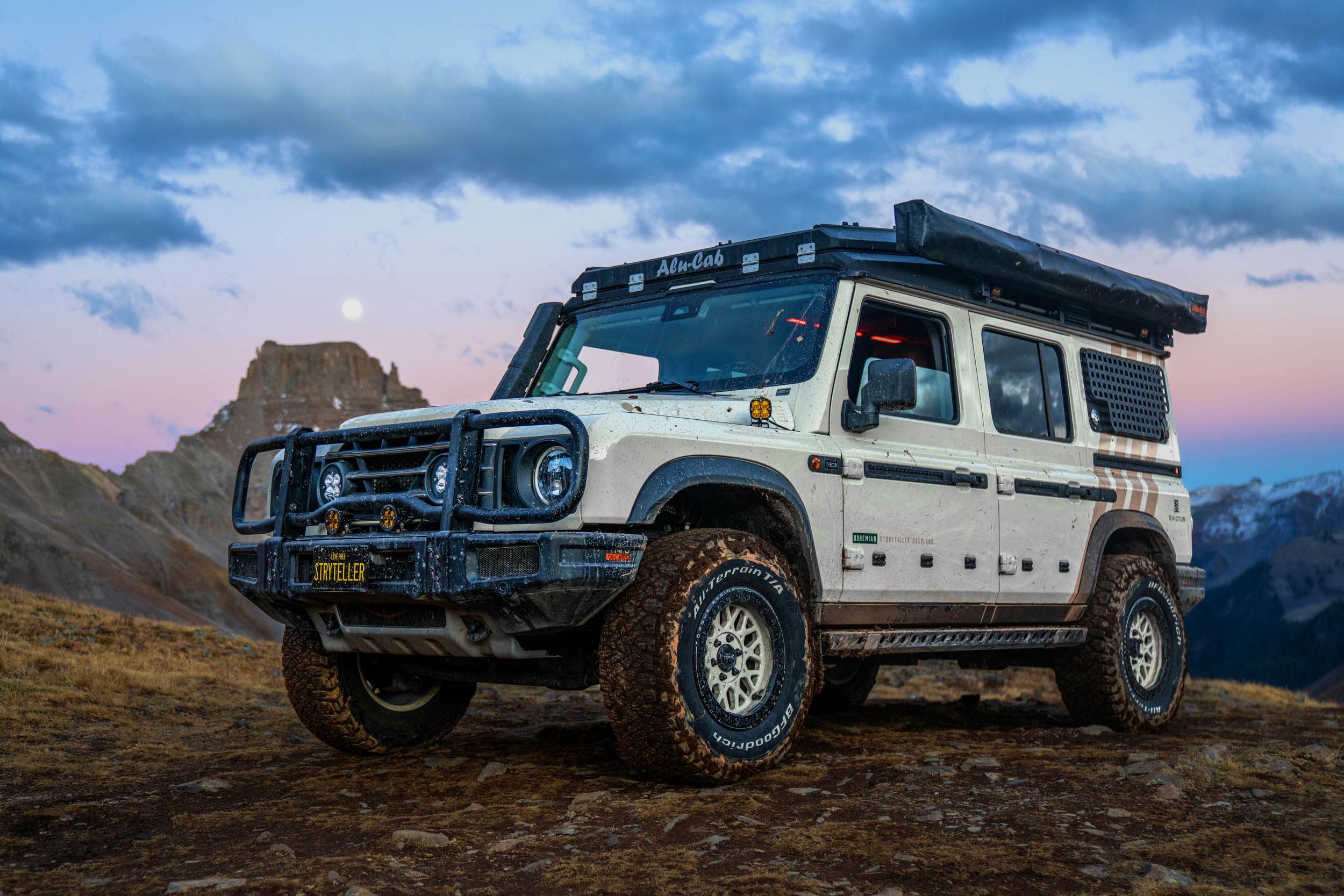 Close-up of the EVICTUS Prerunner suspension and Torque Enduro wheels on the Grand Bohemian.