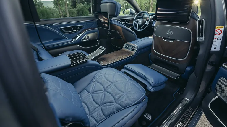 A detailed rear three-quarter view of the S 580e.